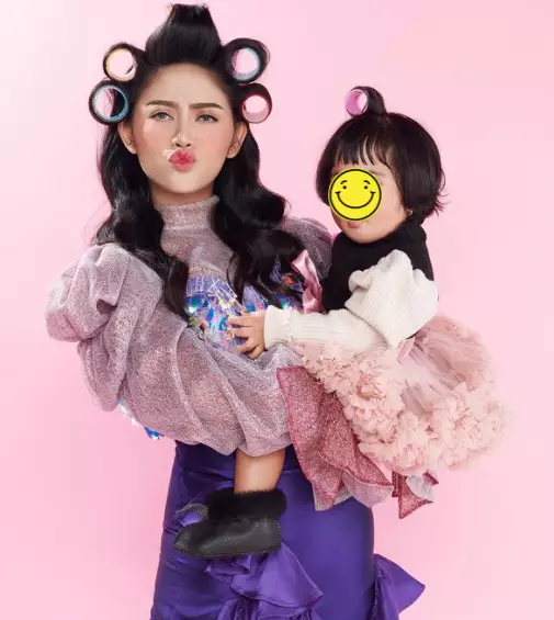 pemotretan Rachel Vennya dan putrinya © 2021 brilio.net pemotretan Rachel Vennya dan putrinya © 2021 brilio.net