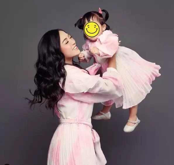 pemotretan Rachel Vennya dan putrinya © 2021 brilio.net pemotretan Rachel Vennya dan putrinya © 2021 brilio.net