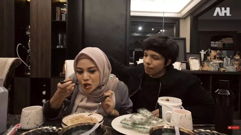 momen atta halilintar masa buka puasa untuk aurel © YouTube