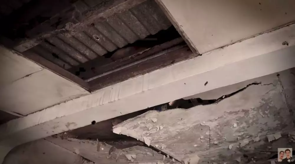 Baim Wong renovasi rumah © YouTube