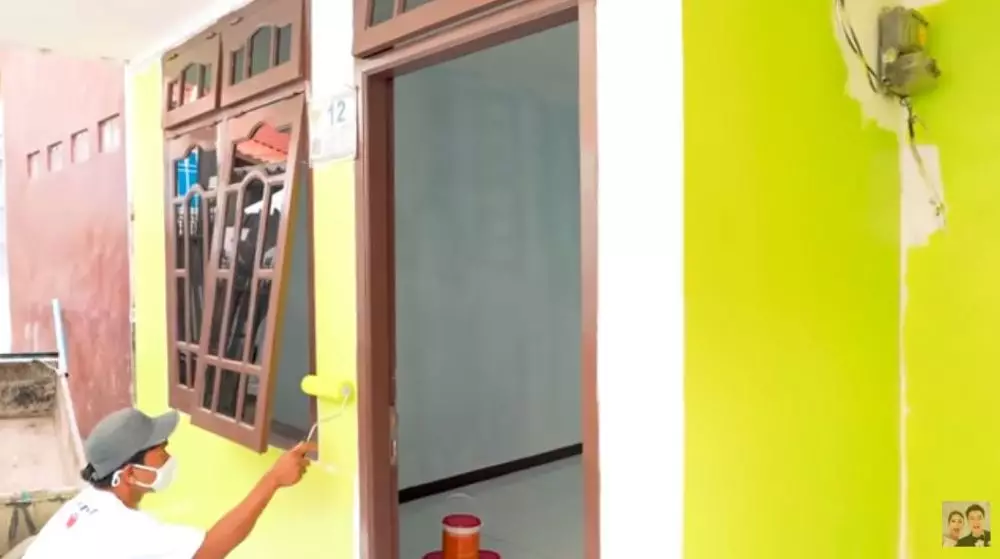 Baim Wong renovasi rumah © YouTube