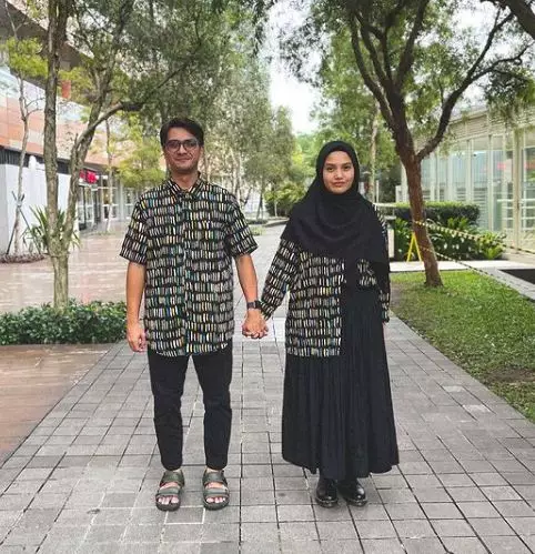 Gaya fashion Ricky Harun dan sang istri © Instagram/@rickyharun Gaya fashion Ricky Harun dan sang istri © Instagram/@rickyharun