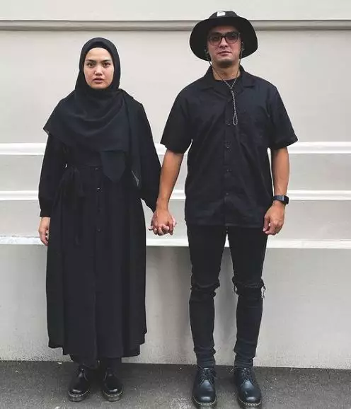Gaya fashion Ricky Harun dan sang istri © Instagram/@rickyharun Gaya fashion Ricky Harun dan sang istri © Instagram/@rickyharun