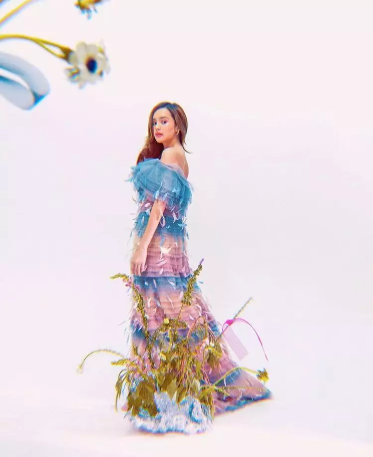 Gaya outfit Beby Tsabina dengan nuansa pastel Instagram/@bebytsabina