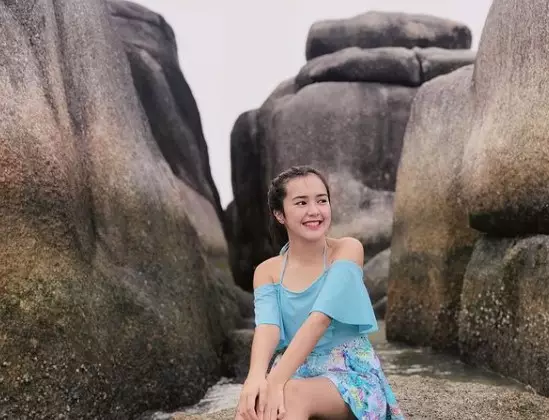 Gaya outfit Beby Tsabina dengan nuansa pastel Instagram/@bebytsabina