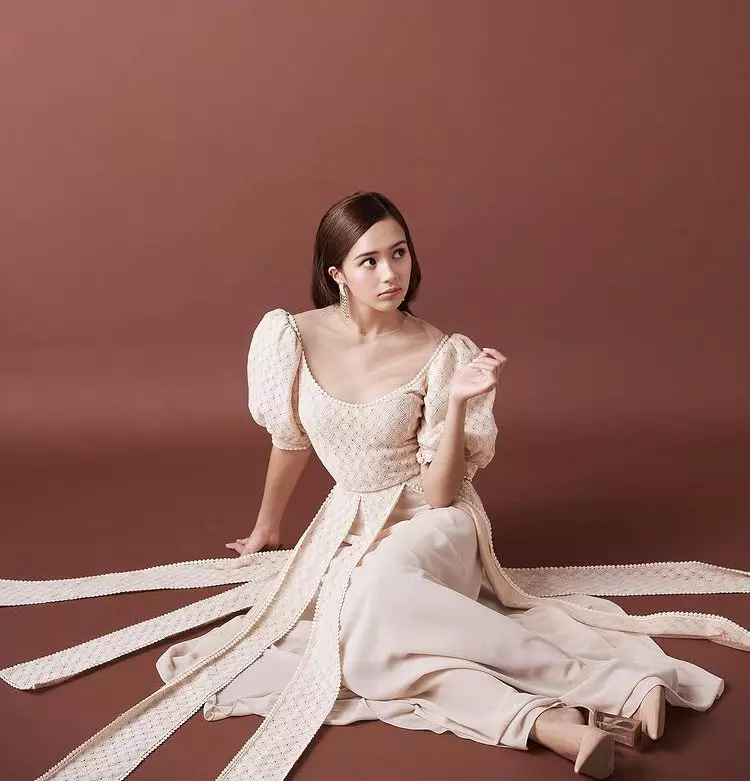 Gaya outfit Beby Tsabina dengan nuansa pastel Instagram/@bebytsabina