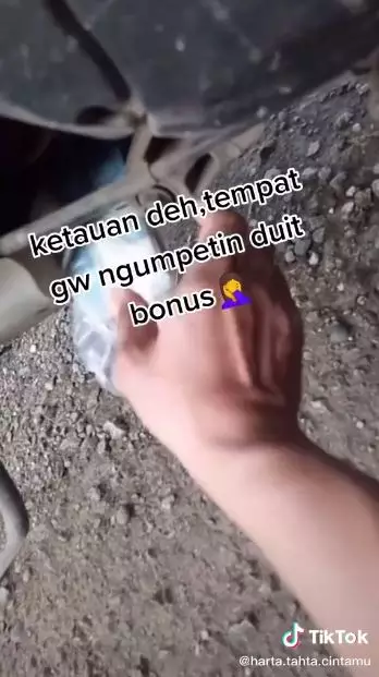 istri temukan duit suami Berbagai sumber