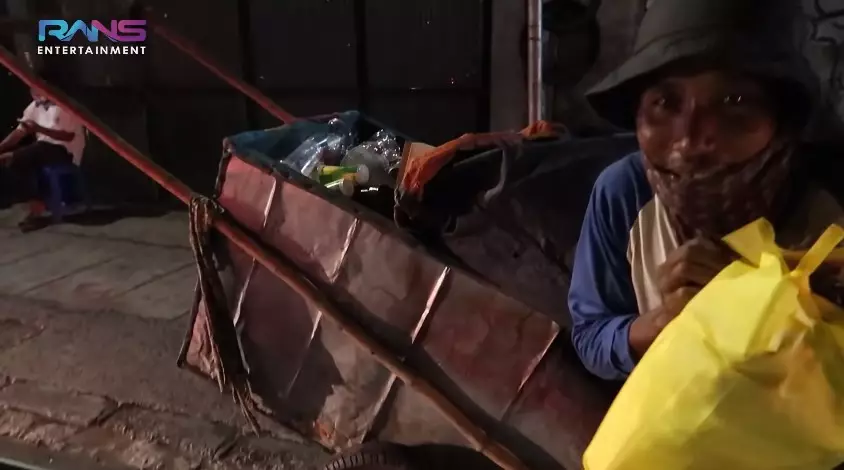 Momen Nagita dan Raffi siapkan ratusan sembako Youtube/Rans Entertainment