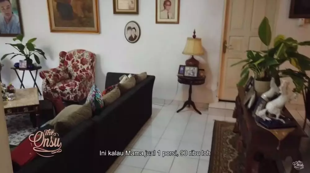 rumah ibunda Ivan Gunawan © YouTube