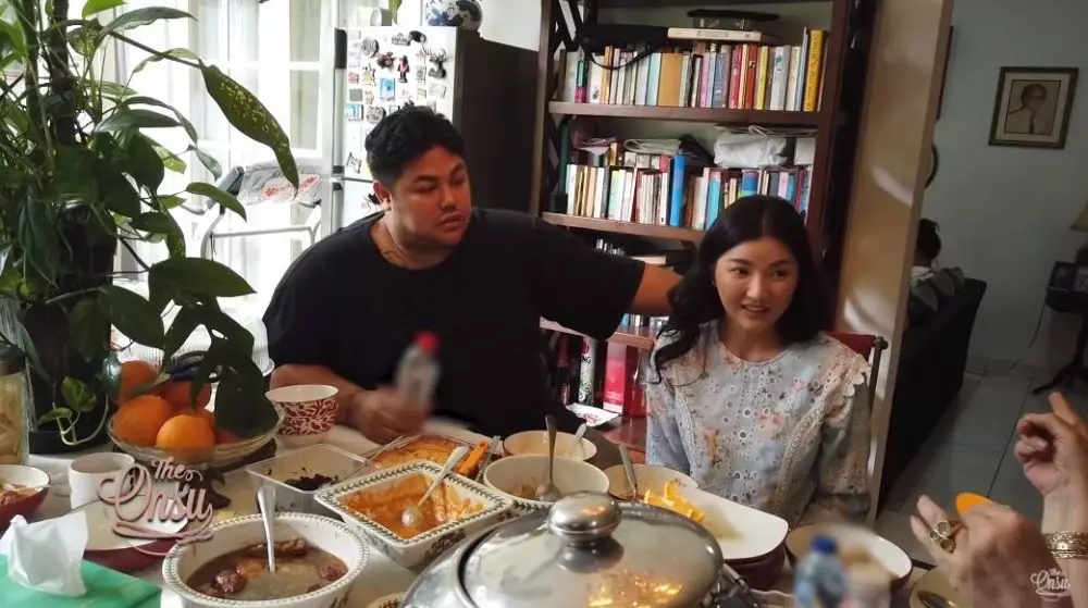 rumah ibunda Ivan Gunawan © YouTube