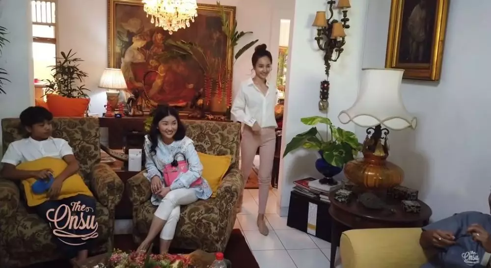 rumah ibunda Ivan Gunawan © YouTube