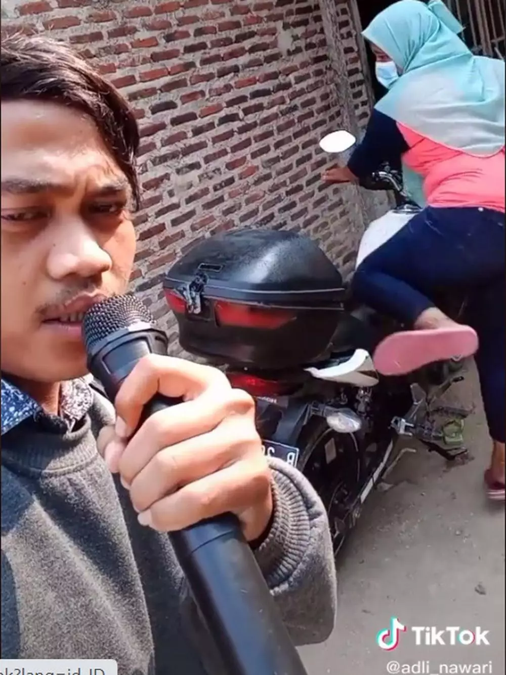 tukang kredit pakai speaker Berbagai sumber tukang kredit pakai speaker Berbagai sumber