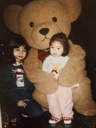 Potret lawas pesinetron dengan saudara kandung dari berbagai sumber Potret lawas pesinetron dengan saudara kandung dari berbagai sumber