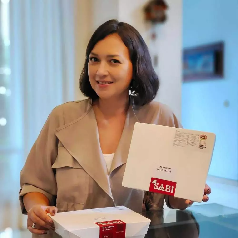 Berusia lebih dari 50 tahun 15 seleb ini tetap memesona bak ABG dari berbagai sumber