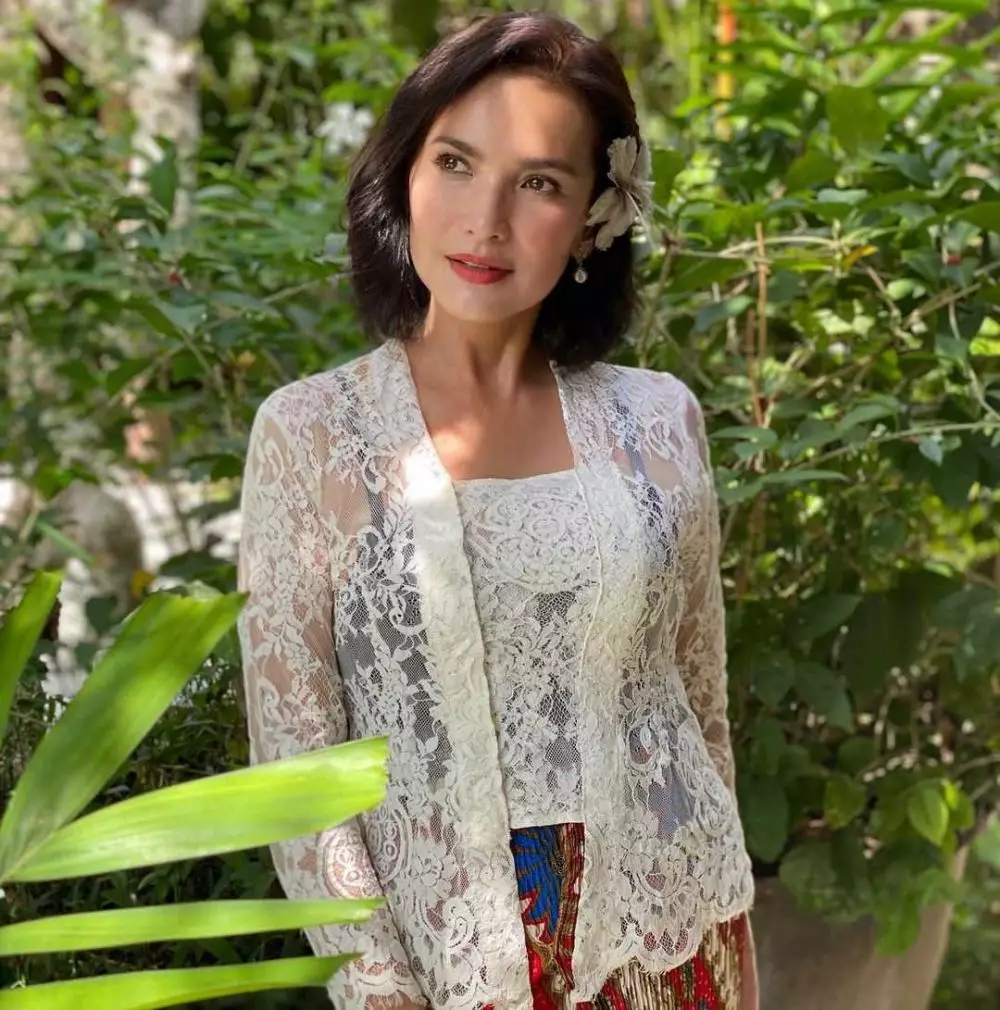 Berusia lebih dari 50 tahun 15 seleb ini tetap memesona bak ABG dari berbagai sumber