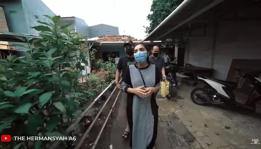 momen ashanty berbagi kepada sesama © YouTube momen ashanty berbagi kepada sesama © YouTube