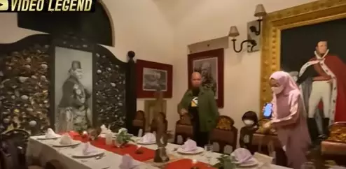 Momen Mulan Jameela buka puasa bersama mantan suami © YouTube/Video Legend