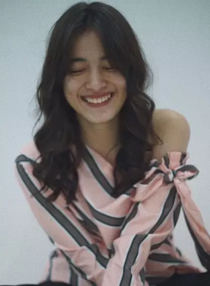 Gaya outfit Mawar Eva De Jongh serba pink Instagram/@mawar_eva Gaya outfit Mawar Eva De Jongh serba pink Instagram/@mawar_eva