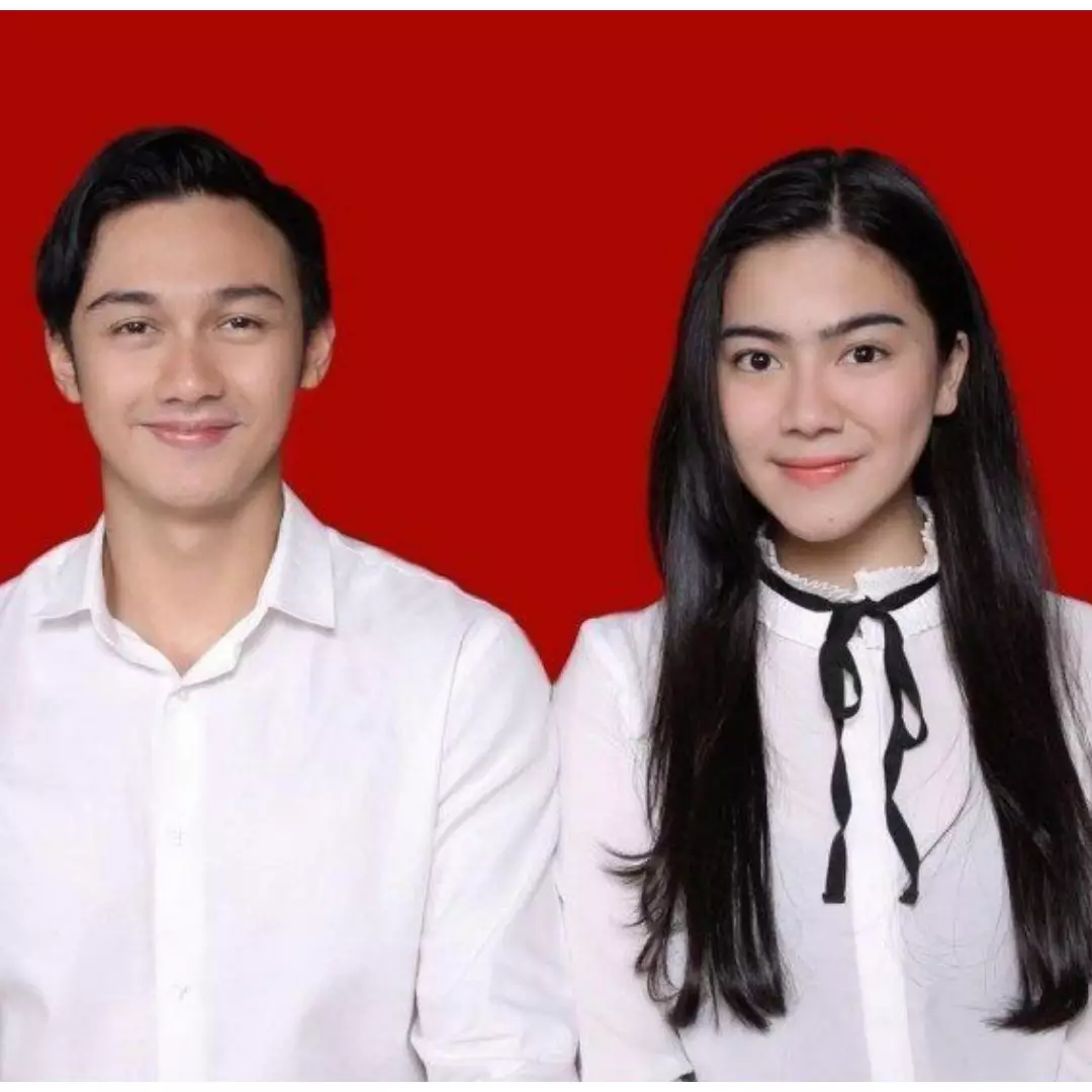 Potret 9 pasangan seleb di pasfoto buku nikah ini bikin baper