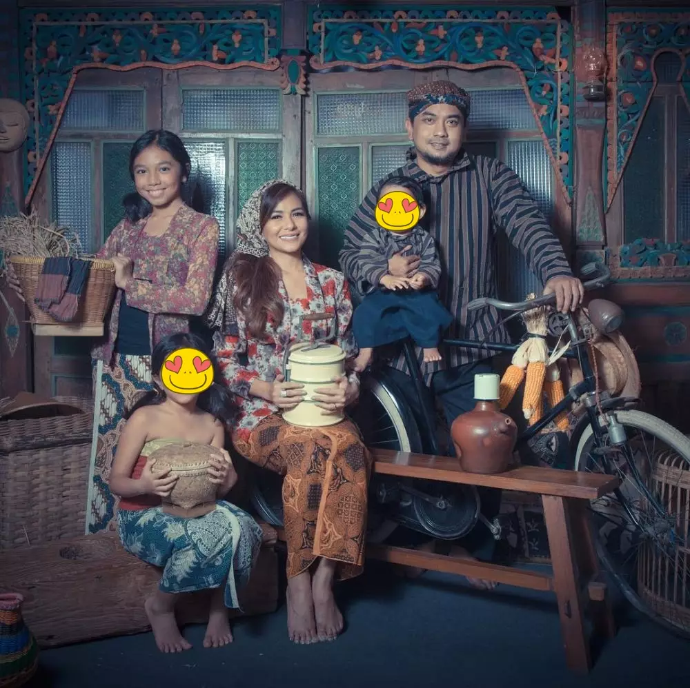pemotretan unik keluarga musisi © Instagram pemotretan unik keluarga musisi © Instagram