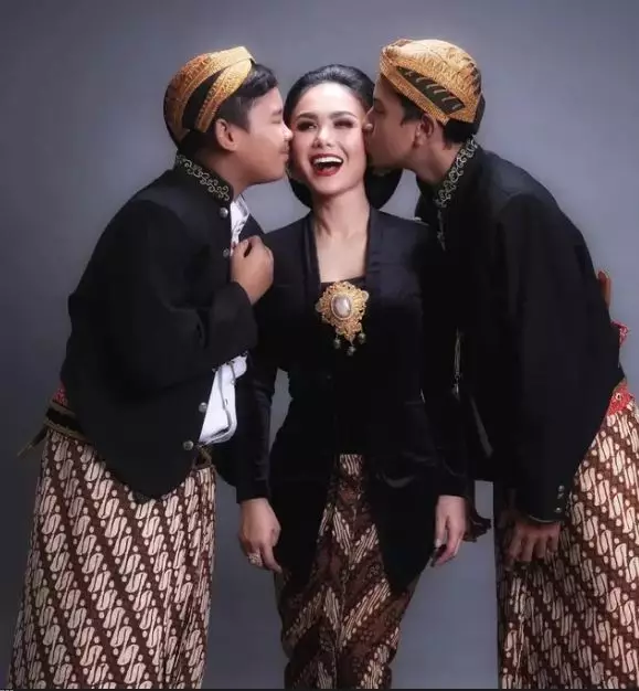 pemotretan unik keluarga musisi © Instagram pemotretan unik keluarga musisi © Instagram