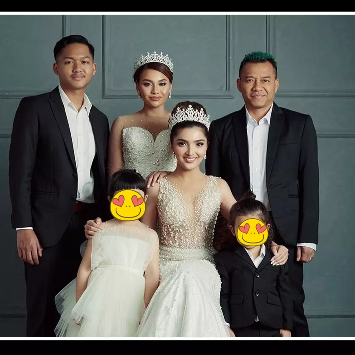 Gaya pemotretan keluarga 9 musisi, bisa jadi inspirasi