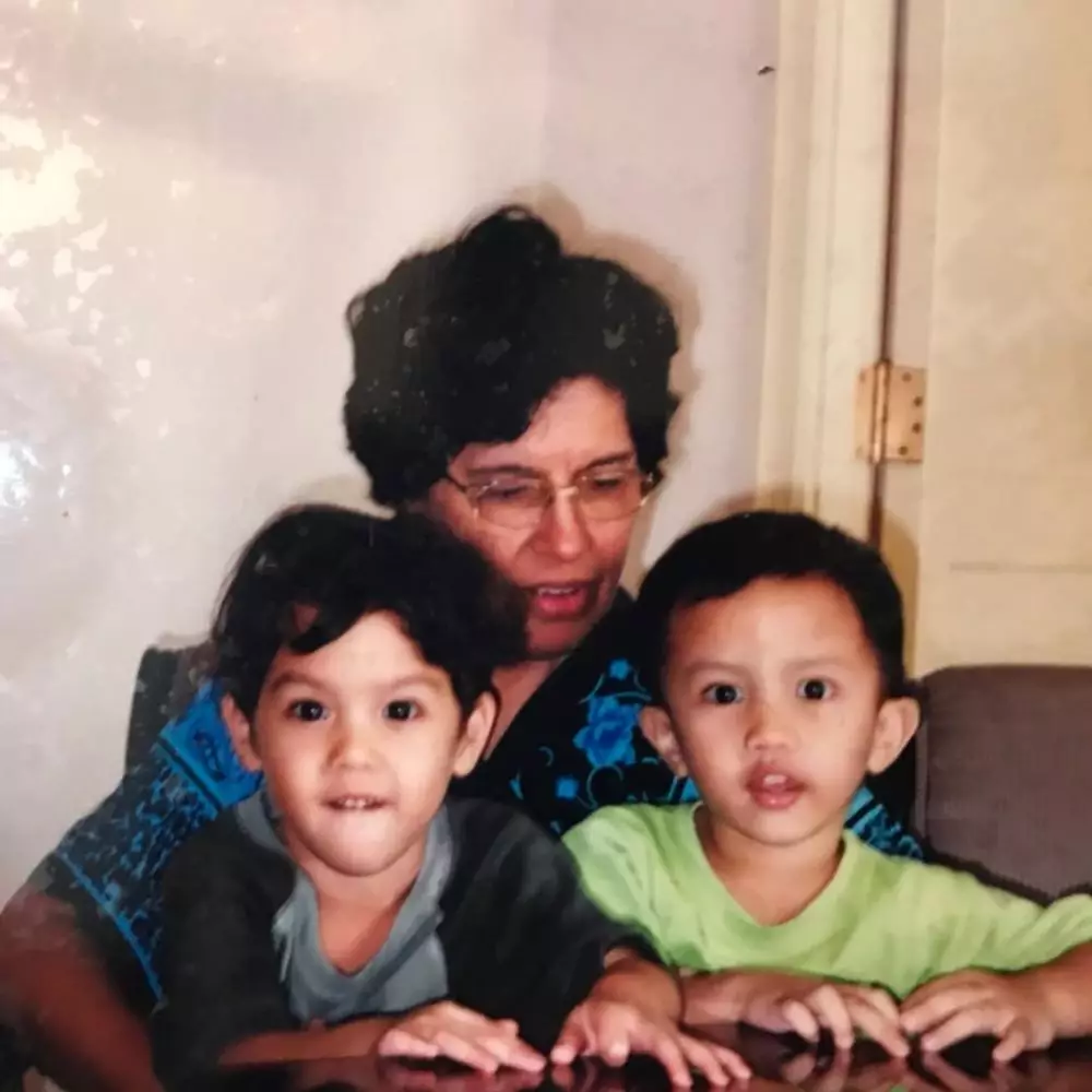 masa kecil seleb bareng kakek nenek © 2021 brilio.net