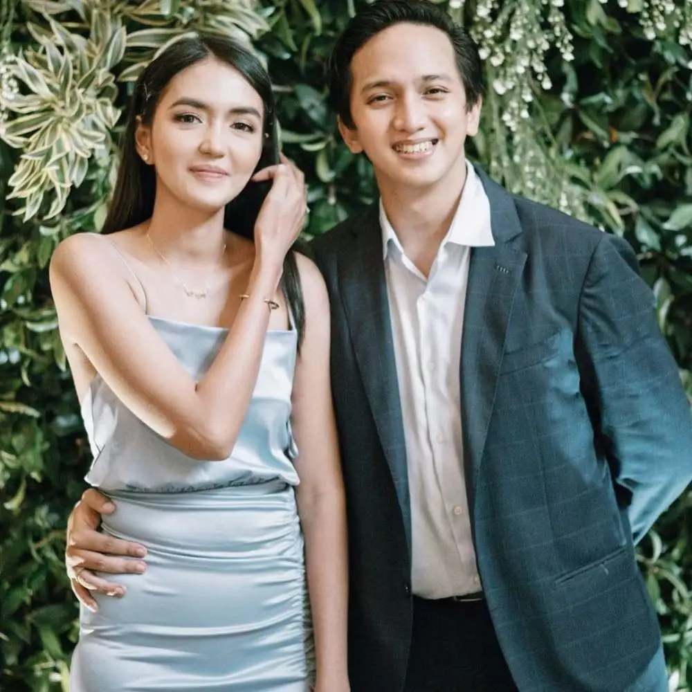 istri komedian kondangan © Instagram