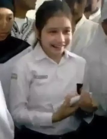 mantan artis cilik pakai seragam sekolah © berbagai sumber