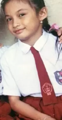 mantan artis cilik pakai seragam sekolah © berbagai sumber