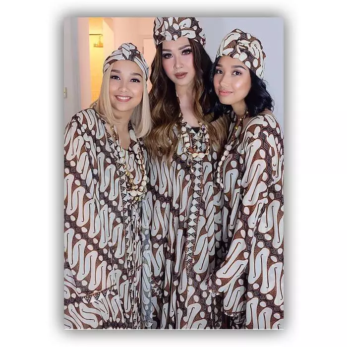 Penyanyi kenakan turban © Instagram