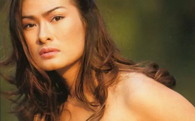 Transformasi gaya Iis Dahlia Berbagai sumber Transformasi gaya Iis Dahlia Berbagai sumber