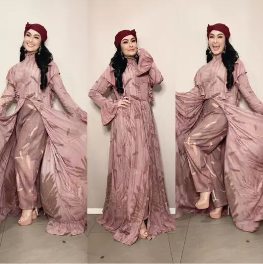 Transformasi gaya Iis Dahlia Berbagai sumber Transformasi gaya Iis Dahlia Berbagai sumber