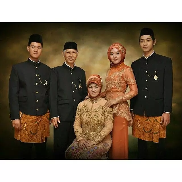 Potret lawas pesinetron dengan keluarga dari berbagai sumber