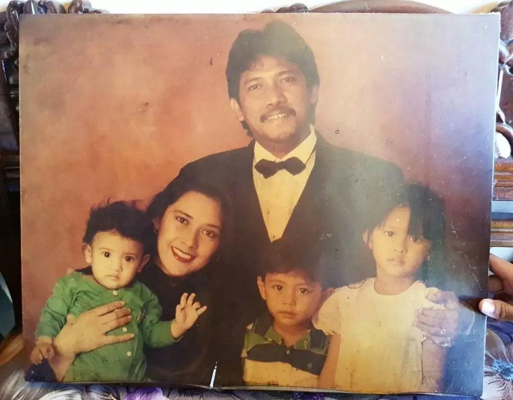 Potret lawas pesinetron dengan keluarga dari berbagai sumber