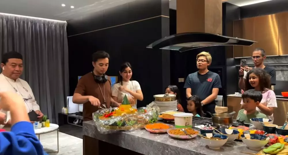 Nisya Ahmad syukuran rumah baru © 2021 brilio.net YouTube