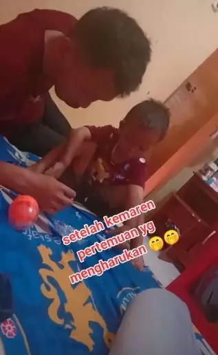 bertemu ayah setelah 3 tahun Berbagai sumber