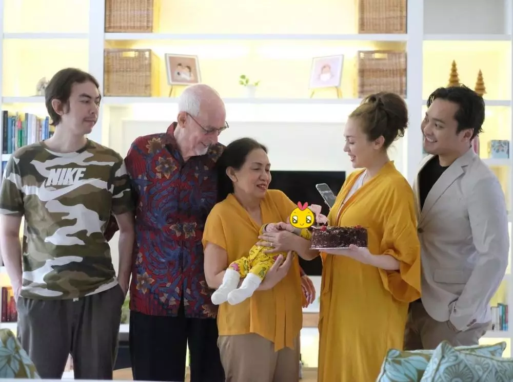 Rianti dan ayah bulenya © Instagram