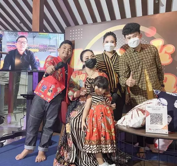 momen mengenang meninggalnya Didi Kempot © 2021 brilio.net momen mengenang meninggalnya Didi Kempot © 2021 brilio.net