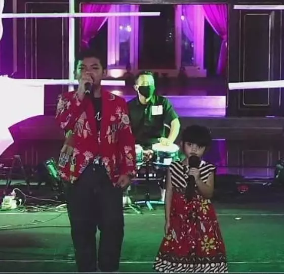 momen mengenang meninggalnya Didi Kempot © 2021 brilio.net momen mengenang meninggalnya Didi Kempot © 2021 brilio.net