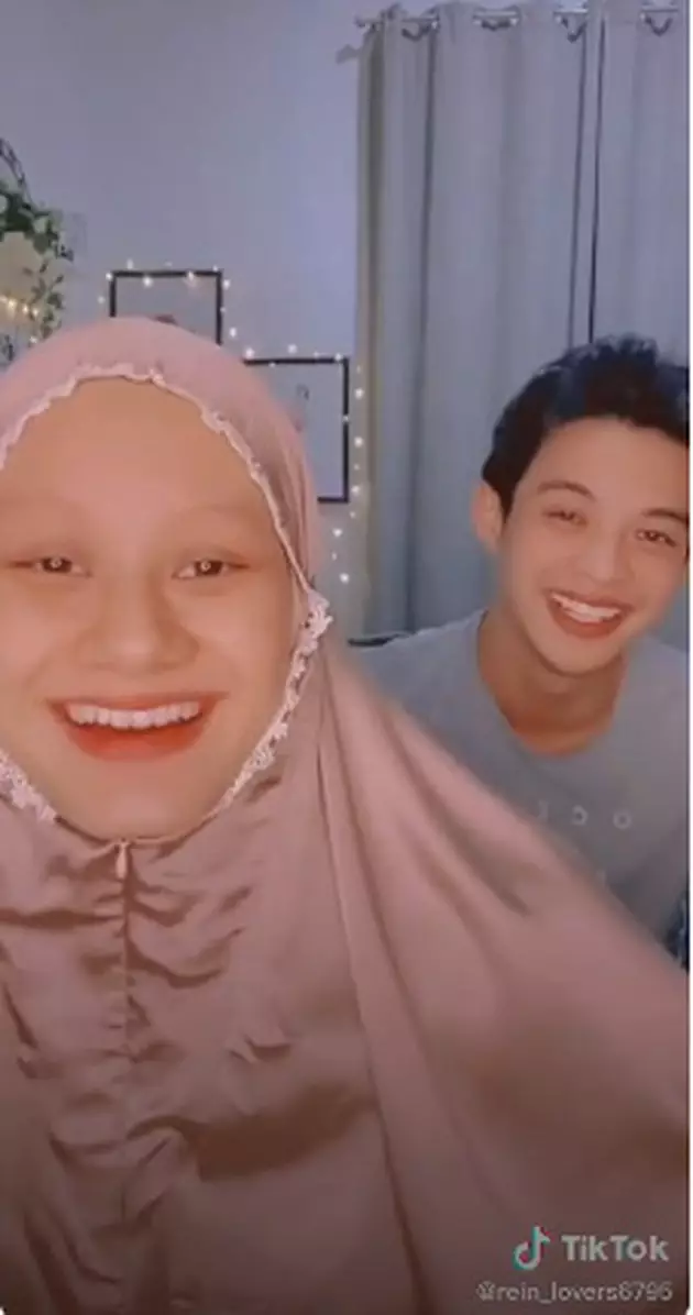 reaksi Rey Mbayang © 2021 brilio.net reaksi Rey Mbayang © 2021 brilio.net