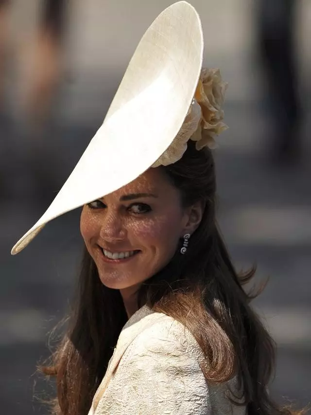 Perawatan unik seleb cantik © berbagai sumber