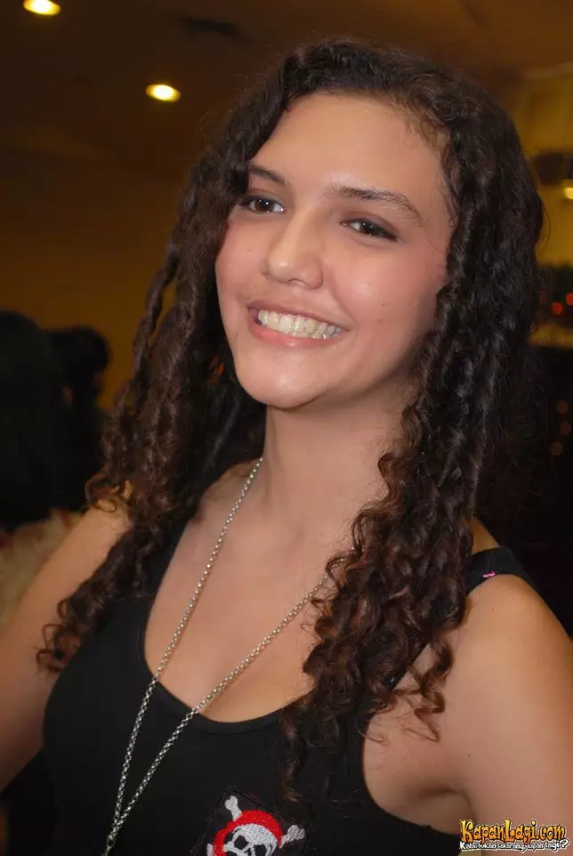 Potret lawas penyanyi berdarah blasteran dari berbagai sumber