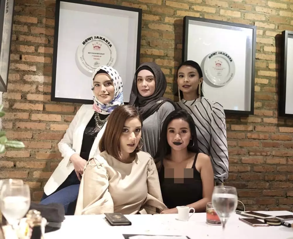 Potret kompak Putri Anne bareng geng seleb  © Instagram Potret kompak Putri Anne bareng geng seleb  © Instagram