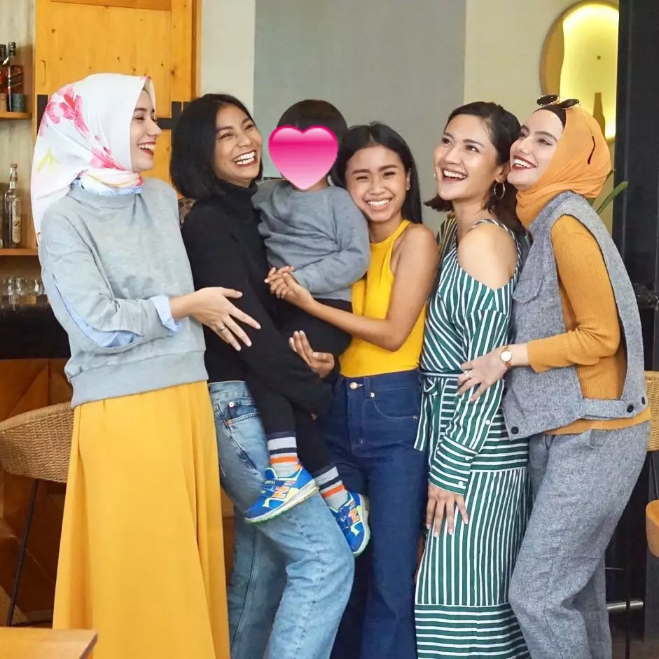 Potret kompak Putri Anne bareng geng seleb  © Instagram Potret kompak Putri Anne bareng geng seleb  © Instagram