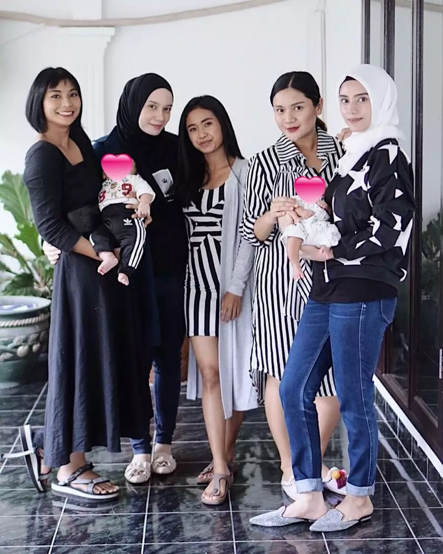 Potret kompak Putri Anne bareng geng seleb  © Instagram Potret kompak Putri Anne bareng geng seleb  © Instagram