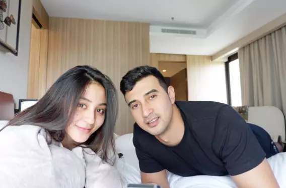 Pasangan seleb rayakan lebaran pertama Instagram