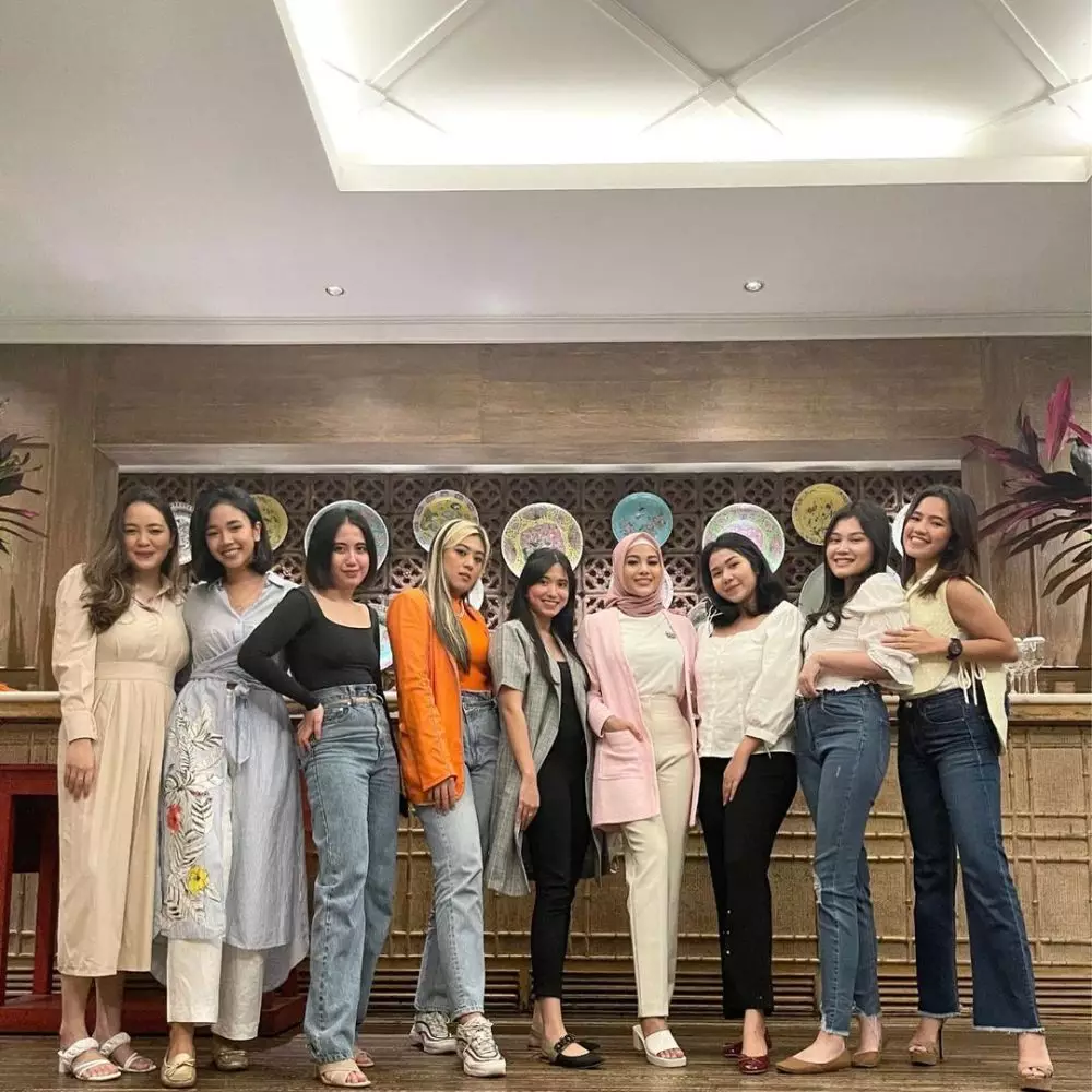 seleb buka puasa bersama gengnya © berbagai sumber seleb buka puasa bersama gengnya © berbagai sumber