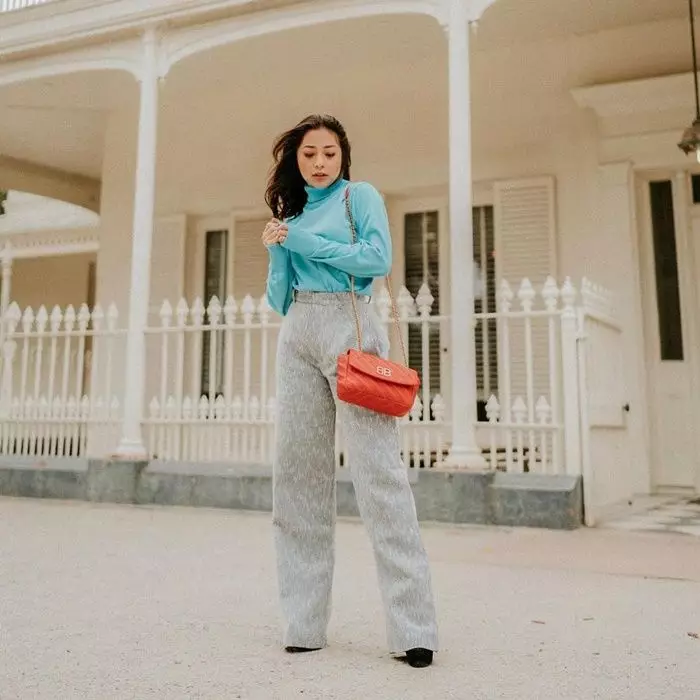 seleb pakai baju Rp 100 ribuan © 2021 brilio.net seleb pakai baju Rp 100 ribuan © 2021 brilio.net