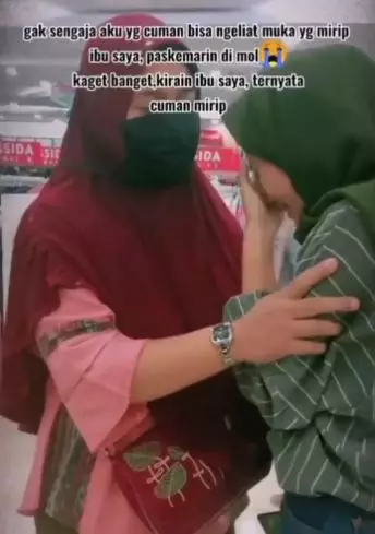 viral cewek peluk wanita mirip ibu Berbagai sumber viral cewek peluk wanita mirip ibu Berbagai sumber